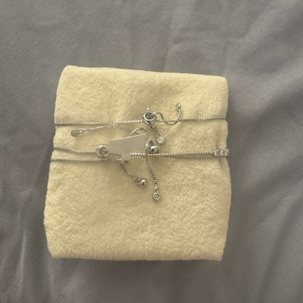 Bracelets - Picture 2 of 3